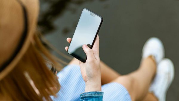 Addio al cellulare per una settimana, gli effetti sul cervello - agemobile.com - 20250313