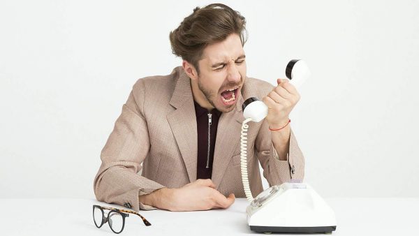 Compagnia telefonica aumenta i prezzi - agemobile.com - 20250313