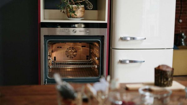 Come eliminare unto e incrostazioni dal forno - agemobile.com - 20250410