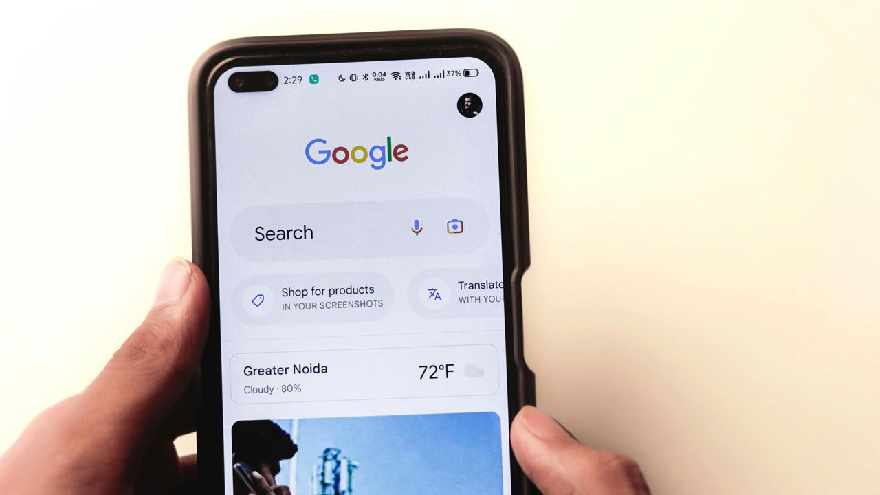 Google sta cambiando la barra di ricerca del suo motore su Android: come usare l’AI
