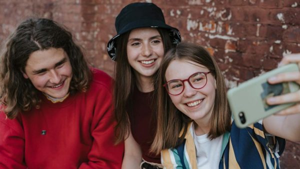 Instagram, norme sempre più rigide per gli adolescenti - agemobile.com - 20250409