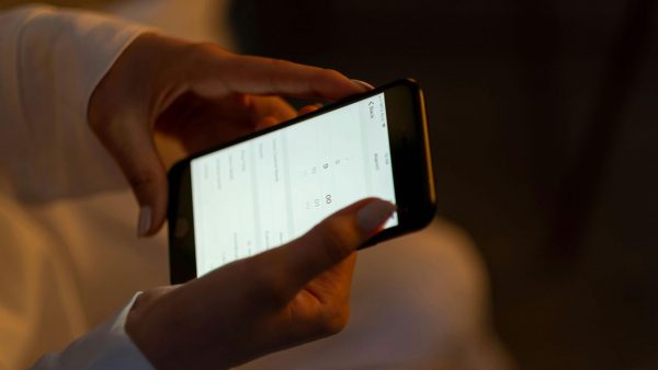 Smartphone, come regolare la luminosità dello schermo - Agemobile.com