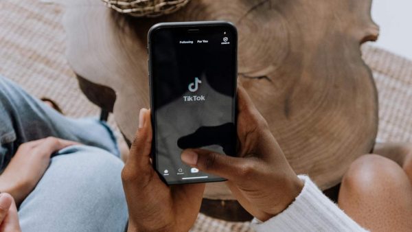 Truffa su TikTok, è allarme - agemobile.com (foto pexels)