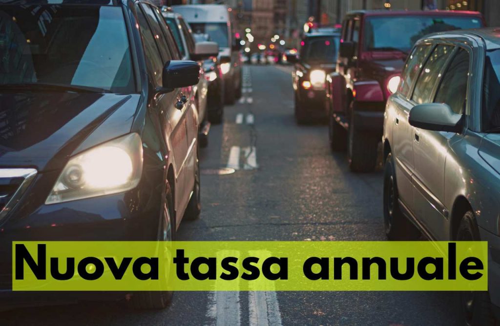 La nuova tassa annuale (foto di Life Of Pix da pexels) - agemobile.com