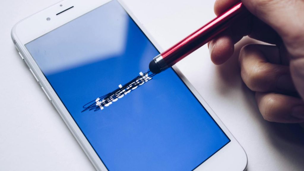 Account Facebook cancellato, il rischio - agemobile.com (Foto Pexels)