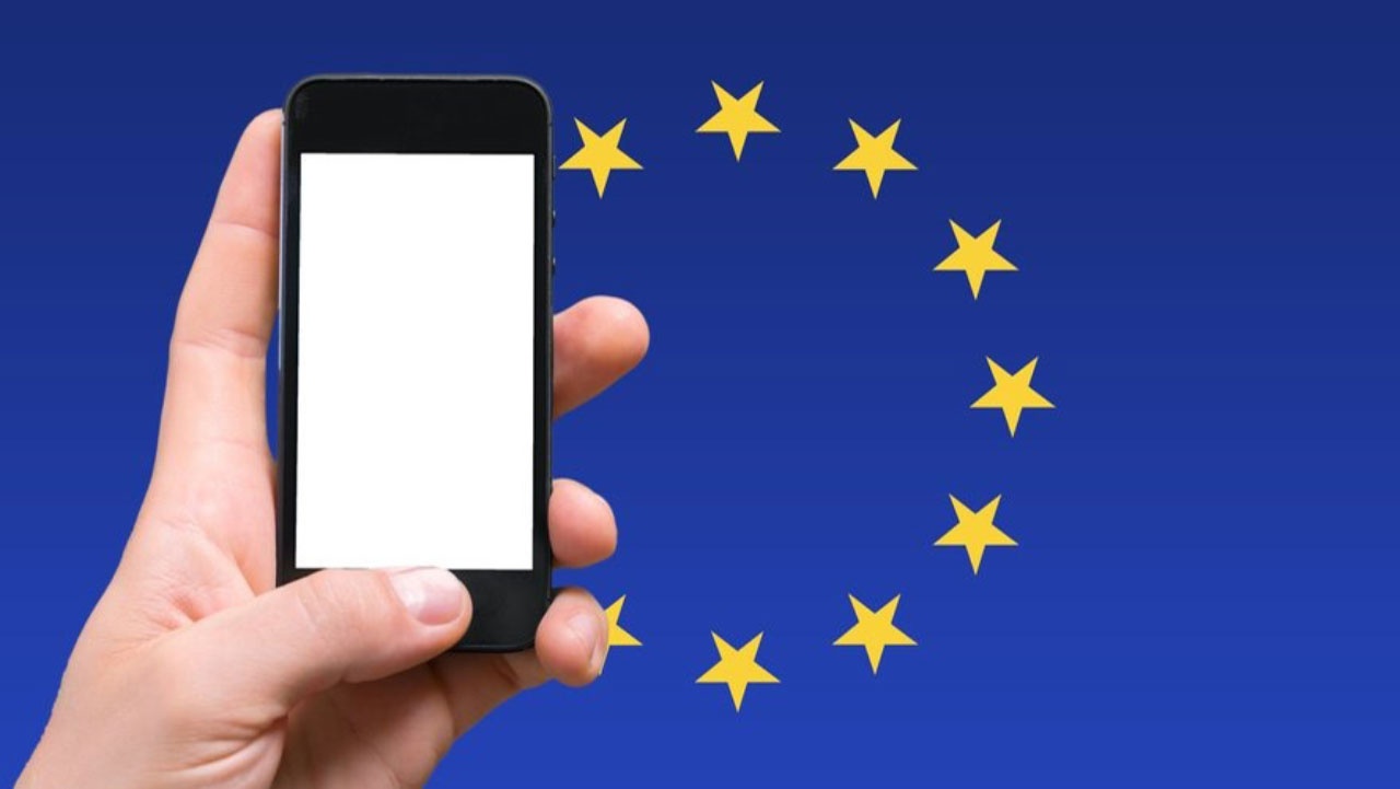 Smartphone e tablet: arriva l’etichetta europea obbligatoria | Cosa indica e quanto è importante