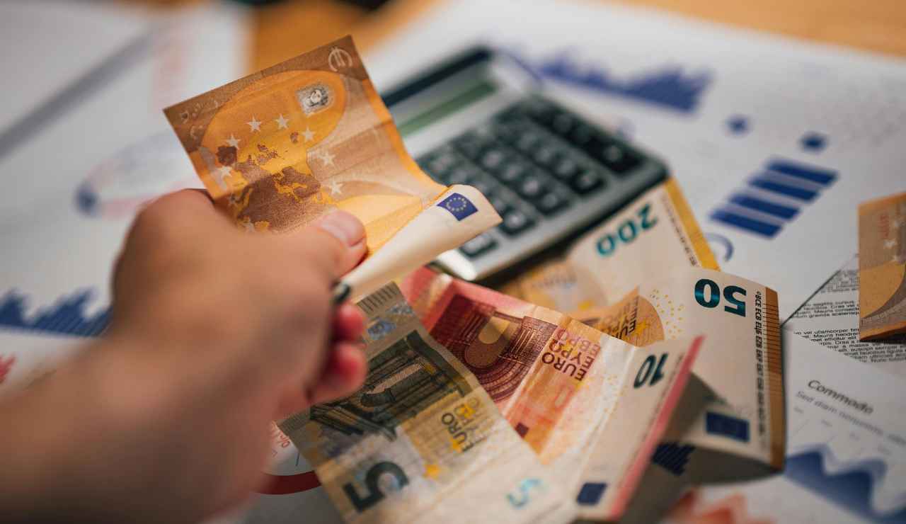 Aumento stipendi novità Georgetti - Agemobile.com (Fonte foto Canva)