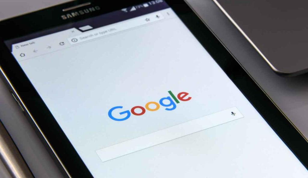 Google nel mirino della truffa - Agemobile.com (Fonte Foto Canva)