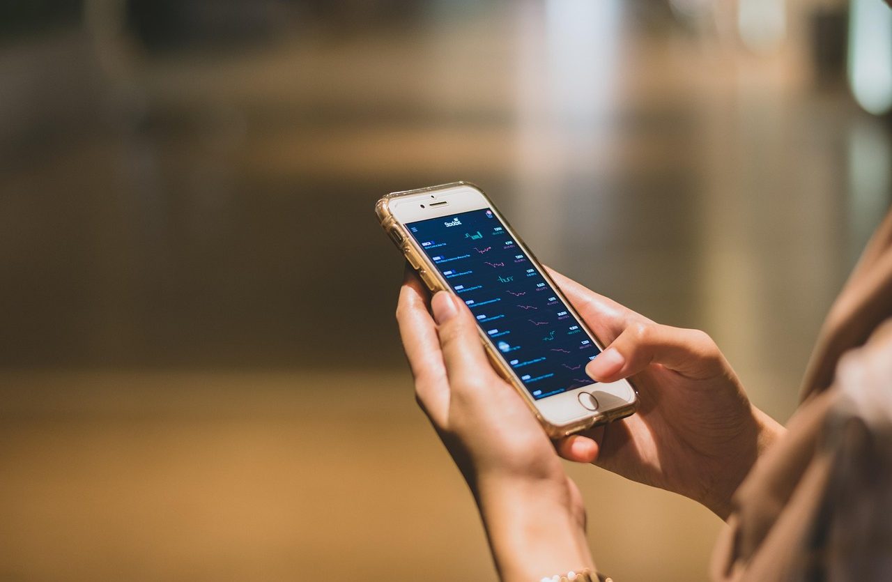 App per guadagnare (Foto di Iqbal Nuril Anwar da Pixabay) - agemobile.com