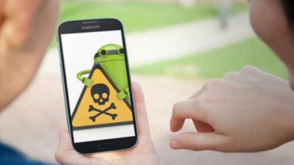 Cellulari infettati: queste APP sono da disinstallare perché pericolose