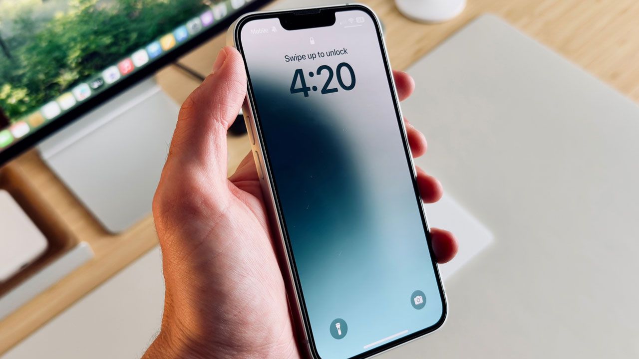 iPhone 16 è il cellulare da acquistare ora su AMAZON: prezzo al minimo storico